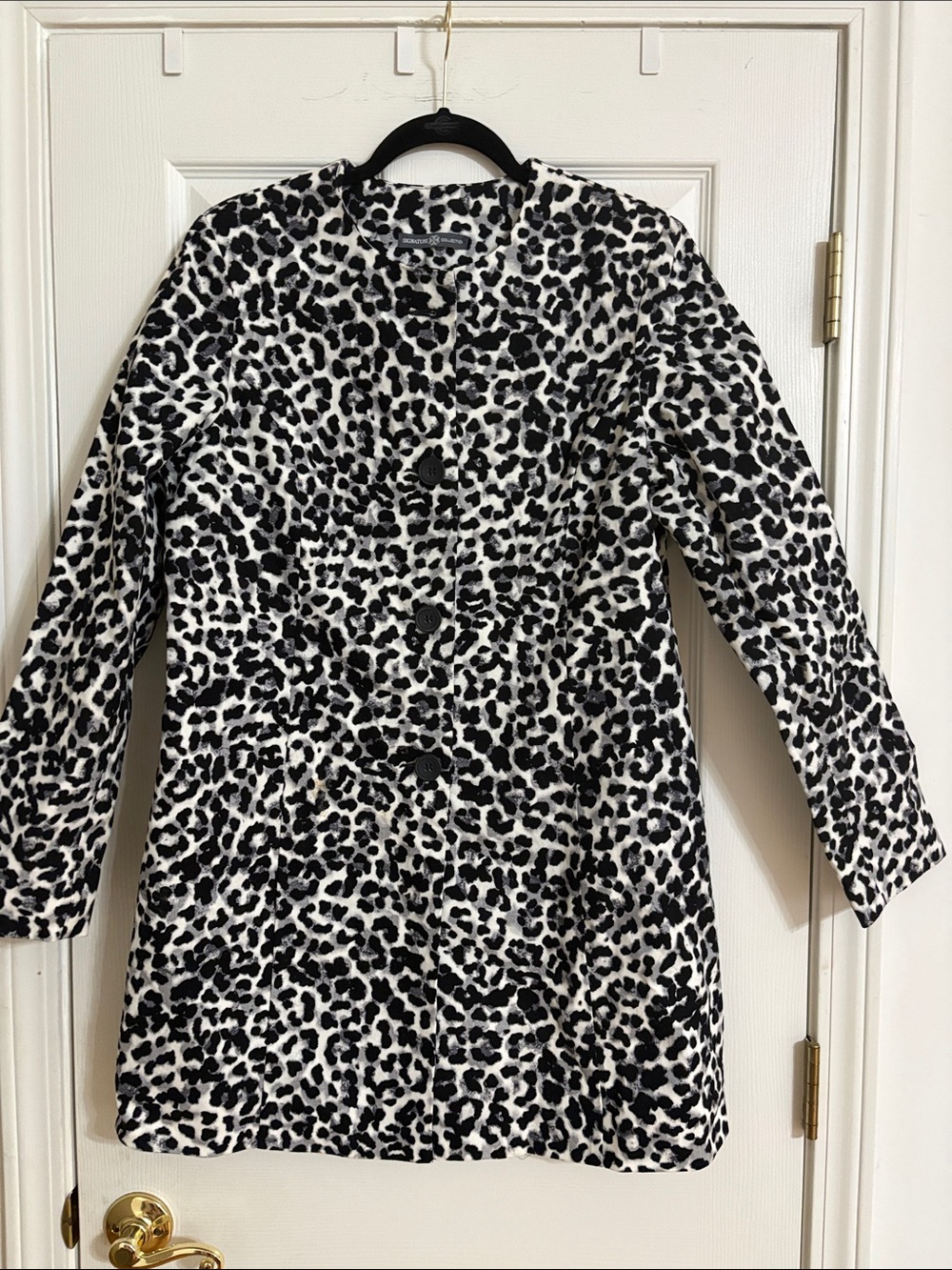 Signature Collection Black & White Leopard Print Blouse